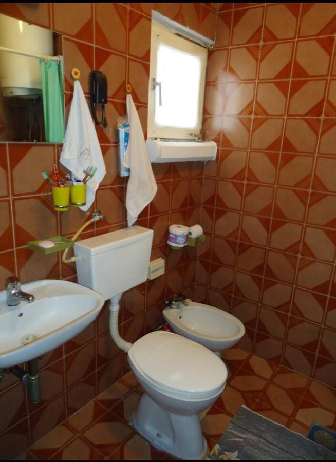 Private Room In A Shared Apartment In The Center Of Bar Extérieur photo